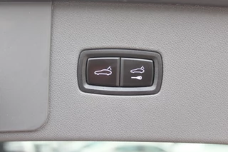 Porsche Cayenne Porsche Cayenne 3.0 E-Hybrid Platinum Edition / Trekhaak / Panoramadak / 360Camera / 22'' / Matrix LED / Luchtvering / Sportdesign / Sportchrono / Keyless / Stoelventilatie / Stuurverwarming / Dodehoek / DAB / ACC - afbeelding nr 35