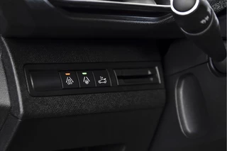 Peugeot 5008 | Dig. Cockpit | Adapt. Cruise | Stoelverw. | PDC | Camera | NAV + App. Connect | ECC | Elek. Klep | LM 19