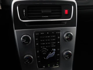 Volvo S60 Volvo S60 1.5 T2 Nordic+ | 78.200km NAP | Schuifdak |  Stoelverwarming | Adaptive cruise | Camera | Navigatie | Xenon | BLIS | Park Assist | Memory - afbeelding nr 25