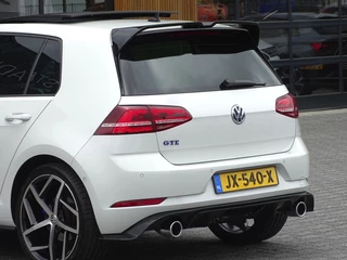 Volkswagen Golf Volkswagen Golf TSI GTE 245PK / GTI R Perf. ed. / LED - afbeelding nr 70