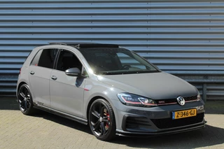 Volkswagen Golf Volkswagen Golf 2.0 TSI GTI TCR 290pk DSG7 Panoramadak Clima Cruise Navi Camera DynAudio Keyless Zwarte 19