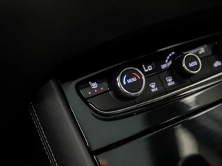 Opel Grandland X Automaat (PANORAMADAK, APPLE CARPLAY, GROOT NAVI, STUUR/STOELVERWARMING, LEDER, SPORTSTOELEN, GETINT GLAS, CAMERA, ELEK ACHTERKLEP, DAB+, NIEUWE APK, NIEUWSTAAT) - afbeelding nr 11