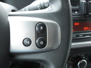 Renault Twingo Renault Twingo 1.0 SCe Limited | AIRCO | CRUISE CONTROL | MICHELIN BANDEN | DAB | PARKEERSENSORS | - afbeelding nr 8