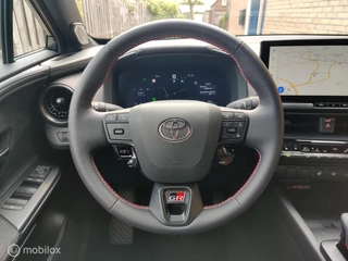 Toyota C-HR Toyota C-HR 2.0 Plug-in Hybrid 220 GR SPORT PLUS - afbeelding nr 12