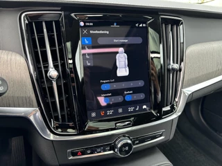 Volvo V90 Volvo V90 2.0 T8 Plug-in hybrid AWD Ultra Executive Edition | Modeljaar 2026 | Privacy Glas | Bowers & Wilkins | Luchtvering | Massagestoelen - afbeelding nr 13