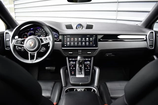 Porsche Cayenne Porsche Cayenne Coupé (8-7 beschikbaar) 3.0 E-Hybrid 462pk Sport Design | Panoramadak | 22'' Velgen | ACC | Head-Up | Bose | Sportchrono | Leder Dashbord | - afbeelding nr 4