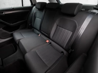 Škoda Superb 218Pk Automaat (APPLE CARPLAY, GROOT NAVI, VIRTUAL COCKPIT, MEMORY SEATS, STOELVERWARMING, CAMERA, GETINT GLAS, LED KOPLAMPEN, TREKHAAK, NIEUWSTAAT) - afbeelding nr 16