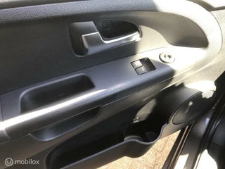 Kia Venga Kia Venga 1.4 CVVT DynamicPLusLine - afbeelding nr 10