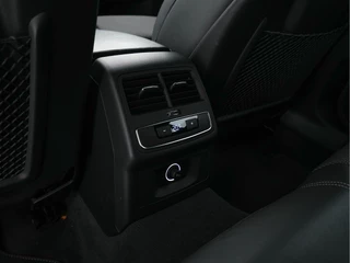 Audi A4 Aut. *DIGI-COCKPIT | FULL-LED | LEATHER-MICROFIBRE | SPORT-SEATS | NAVI-FULLMAP | ECC | HEATED-SEATS | KEYLESS | SHIFT-PADDLES | PDC | AMBIENT-LIGHT | DAB | CRUISE | 19''ALU* - afbeelding nr 22