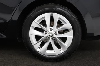 Škoda Octavia Skoda Octavia 1.0 e-TSI Business Edition Plus |  Stoelverwarming | Trekhaak | Adaptive cruise | Carplay | Full LED | Keyless | Sfeerverlichting - afbeelding nr 29