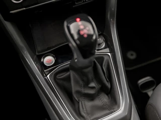 Volkswagen T-Cross Automaat (VIRTUAL COCKPIT, APPLE CARPLAY, GROOT NAVI, CLIMATE, LED KOPLAMPEN, SPORTSTOELEN, CAMERA, GETINT GLAS, KEYLESS, NIEUWSTAAT) - afbeelding nr 29