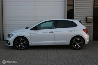 Volkswagen Polo Volkswagen Polo 1.0 TSI 90PK R-Line VIRTUAL BEATS NAVIGATIE - afbeelding nr 4