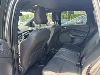 Ford Kuga Ford Kuga 1.5 EcoBoost ST Line / Trekhaak / Camera / Leder&Alcantara / Keyless / 18'' / Navigatie / Getint glas / Xenon / Cruise Control - afbeelding nr 7