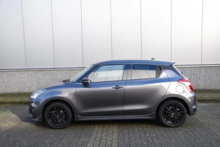 Suzuki Swift Suzuki Swift 1.4 Sport Smart Hybrid | Sport interieur | Zomer/-winterbanden set incl. velgen | Parkeerassistent | - afbeelding nr 4