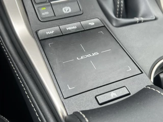 Lexus NX Panoramadak Navigatie Adaptive Cruise Control Leder Carplay Elek Stoelen + Verwarming Camera DAB Hybride Lage Kilometerstand - afbeelding nr 27