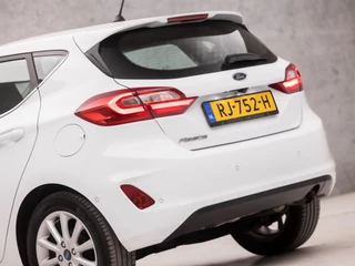 Ford Fiesta (APPLE CARPLAY, GROOT NAVI, CLIMATE, CAMERA, ADAPTIVE CRUISE, SPORTSTOELEN, CAMERA, PARKEERSENSOREN, LM VELGEN, NIEUWE APK, NIEUWSTAAT) - afbeelding nr 11