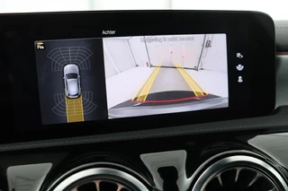 Mercedes-Benz A-Klasse Mercedes-Benz A-klasse 250e AMG Night | Carplay | Stoelverwarming |  Camera | Sfeerverlichting | Navigatie | Widescreen | Park Assist | Leder/Alcantara - afbeelding nr 12