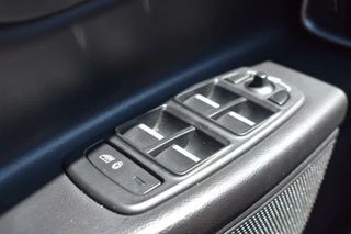 Jaguar XE Jaguar XE 2.0t R-Sport AUT | Elek. stoel | Camera | 200 PK | - afbeelding nr 22