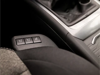 Citroën Grand C4 Spacetourer Citroën Grand C4 Spacetourer 1.2 PureTech Deluxe (GROOT NAVI, APPLE CARPLAY, CAMERA, MASSAGE, LM VELGEN, GETINT GLAS, NIEUWE APK, NIEUWSTAAT) - afbeelding nr 17