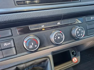 Volkswagen Crafter Volkswagen Crafter 35 2.0 TDI L3H3 Highline AIRCO / CRUISE CONTROLE / NAVI / CAMERA / TREKHAAK / CARPLAY - afbeelding nr 28