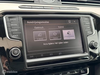Volkswagen Passat Volkswagen Passat 1.4 TSI GTE Highline|Pano 360° Camera Dyna - afbeelding nr 27