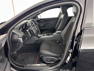 Jaguar XE Jaguar XE 2.0 D R-Sport Aut. *1/2LEATHER | XENON | NAVI-FULLMAP | MERIDIAN-SOUND | SPORT-SEATS | CAMERA | ECC | PDC | CRUISE | 17''ALU* - afbeelding nr 8
