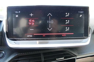 Peugeot 208 Peugeot 208 1.2 PureTech GT Automaat | Pano |stoelverw | Keyless - afbeelding nr 12