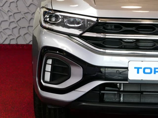 Volkswagen T-Roc Volkswagen T-Roc 1.5 TSI 150PK R-LINE EVO IQ LIGHT ALCANTARA ELEK.KLEP CARPLAY STOEL/STUUR VERW. 18