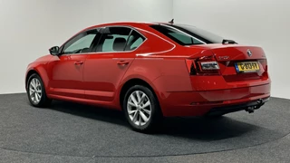 Škoda Octavia Skoda Octavia 1.0 TSI Greentech Sport Business LEDER STOF - afbeelding nr 4