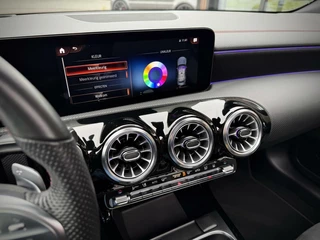 Mercedes-Benz CLA Mercedes CLA-klasse 250 e AMG CLA250e Coupe Panoramadak|Keyless|Camera 360°|Advanced sound|Sfeerverlichting|Head-up|Night pakket|Multibeam LED - afbeelding nr 35