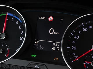 Volkswagen Golf Volkswagen Golf TSI GTE 204PK DSG / RNS / R-line / LED *NAP* - afbeelding nr 19