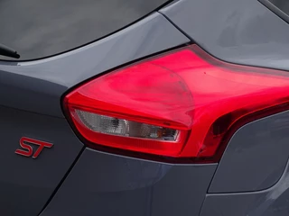 Ford Focus Ford Focus ST MK3 2.0T 289PK / Recaro / Milltek / Airtac / LED - afbeelding nr 53