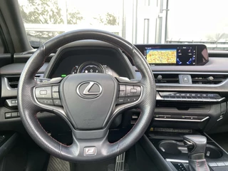 Lexus UX Lexus UX 250H F-SPORT|SCHUIFDAK|CARPLAY|LEER|CAMERA|DEALER ONDERHOUDEN - afbeelding nr 10