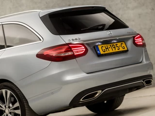 Mercedes-Benz C-Klasse 279Pk Automaat (GROOT NAVI, LUCHTVERING, CAMERA, LEDER, STOELVERWARMING, GETINT GLAS, ELEK SPORTSTOELEN, ELEK ACHTERKLEP, ZWART HEMEL, NIEUWE APK, NIEUWSTAAT) - afbeelding nr 11