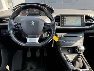 Peugeot 308 Peugeot 308 SW 1.2 PureTech Style 1e Eigenaar,Pano,Navi,131pk,Trekhaak,6 Bak,Clima,Cruise,Pdc,Lm Velgen,Dealer Onderhouden,Apk tot 11-2025 - afbeelding nr 3