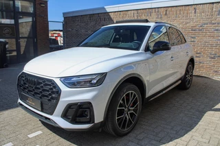 Audi Q5 Audi Q5 55 TFSI e Quattro Edition one | Pano | Camera | B&O | S-Line | Launch pakket onder andere voorzien van Panorama dak, sfeerverlichting, achteruitrijcamera, Bang & Olufsen, ACC, stuurverwarming, stoelverwarming, lane assist & keyless - afbeelding nr 24