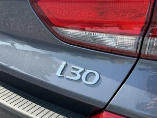 Hyundai i30 Hyundai i30 1.0 T-GDI Comfort 2e Eigenaar,Camera,Navi,Dealer Onderhouden,120pk,Clima,Cruise,Pdc,Lm Velgen,Nieuwe Apk bij Aflevering - afbeelding nr 30