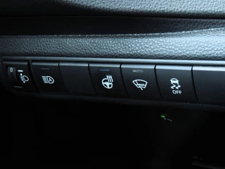 Toyota Corolla Toyota Corolla 1.8 Hybrid First Edition | STUUR+STOELVERWARMING | ADAPTIVE CRUISE CONTROL | NAVI | CAMERA | KEYLESS START | DAB+ | - afbeelding nr 18