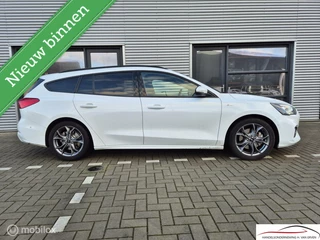 Ford Focus Ford Focus Wagon 1.0 EcoBoost ST Line Business - afbeelding nr 2