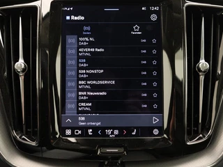 Volvo XC60 Volvo XC60 T6 PLUG-IN HYBRID LONG RANGE PLUS BRIGHT 20INCH SCHUIFDAK CAMERA - afbeelding nr 26
