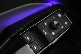 Volkswagen ID.3 Volkswagen ID.3 First Plus 58 kWh | Stoel & stuurverwarming |  Adaptive cruise | Matrix LED | Carplay | Keyless | Navigatie | Camera | Navigatie - afbeelding nr 34