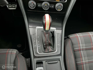Volkswagen Golf Volkswagen Golf 2.0 TSI GTI AUTOMAAT/PANODAK/NAVI/CRUISE - afbeelding nr 13