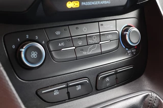 Ford Transit Connect Ford Transit Connect 1.5 EcoBlue L2 | Camera | 3-Zitter | Trekhaak | Airco | PDC | Dealer onderhouden | Nieuwe APK | Onderhoudsbeurt - afbeelding nr 14