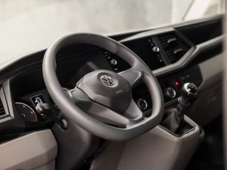 Volkswagen Transporter Volkswagen Transporter Kombi 2.0 TDI L1H1 Comfortline 9 Persoons (APPLE CARPLAY, TREKHAAK, PARKEERSENSOREN, GETINT GLAS, ELEK RAMEN, NIEUWE APK, NIEUWSTAAT) - afbeelding nr 18