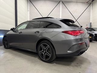 Mercedes-Benz CLA PANO/SFEER/NIGHT-PACK/KEYLESS/CARPLAY/LED/SPORTSTOELEN/DONKERE HEMEL/PRIVACY/18