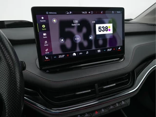 Škoda Enyaq iV (INCL-BTW) *PANO | FULL-LEATHER | ADAPT.CRUISE | HEAD-UP | MEMORY-PACK | FULL-LED | DIGI-COCKPIT | BLIND-SPOT | NAVI-FULLMAP | KEYLESS | CAMERA | SPORT-SEATS | KEYLESS | AMBIENT-LIGHT - afbeelding nr 17