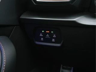 CUPRA Leon Aut. * DIGI-COCKPIT | LED-LIGHTS | ADAPT.CRUISE | LEATHER-MICROFIBRE | SHIFT-PADDLES | CAMERA | DAB | CUPRA-CONNECT | LANE-ASSIST | KEYLESS | AMBIENT-LIGHT | SPORT-SEATS | 19