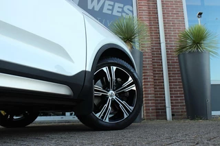 Volvo XC40 ➡️ Volvo XC40 1.5 T5 Recharge Inscription 262 pk | 1e eigenaar | 19 inch | Camera | Dakraam | LED | DAB | Trekhaak | Voorruit verwarming | Telefoon lader | NL auto | inc BTW | - afbeelding nr 54