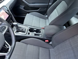 Volkswagen Passat Volkswagen Passat Variant 1.5 TSi Aut. Business Camera Trekhaak - afbeelding nr 25