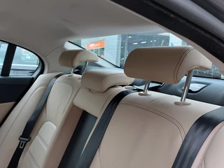 Jaguar XE 2.0 D 163pk Automaat Portfolio Premium Business Pack | Origineel NL | Navi | Bi-Xenon | Clima | Cruise | Leder+Verwarmd+Elek.Verstel | Pdc V+A+Camera | Rijstrook+Licht+Regensensor | 19''lm - afbeelding nr 26